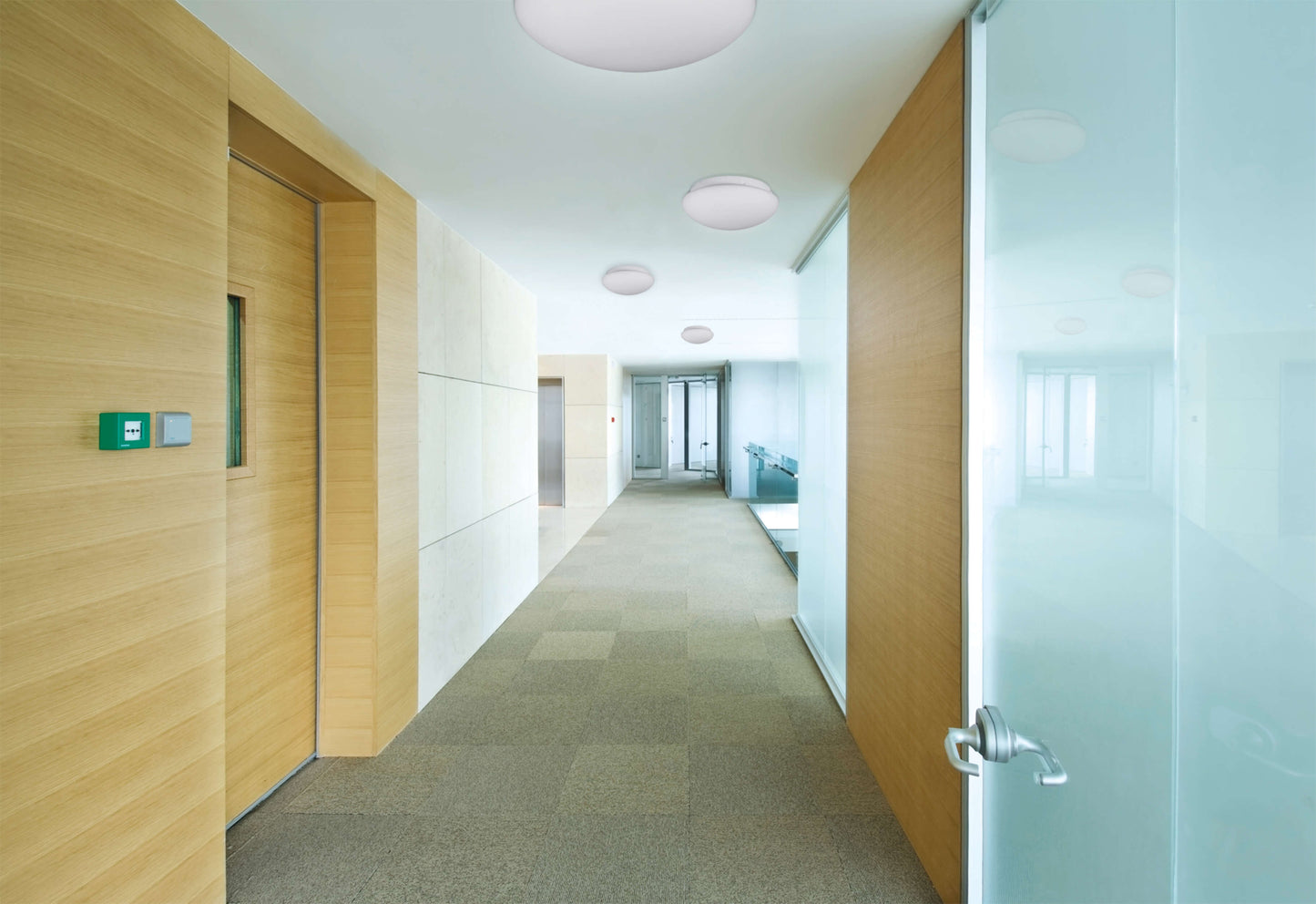 Deckenleuchten - LED Deckenleuchte "BERGEN" inkl. Sensor Ø: 25,5cm, Deckenlampe im Modern Style, aus Metall und Glas in weiß, 10 cm hoch, Ø 25,5 cm, inkl. LED  Bewegungssensor  Dämmerungssensor