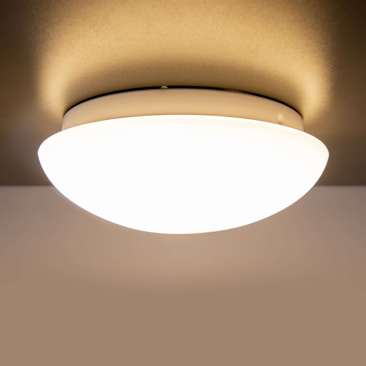 Deckenleuchten - LED Deckenleuchte "BERGEN" inkl. Sensor Ø: 25,5cm, Deckenlampe im Modern Style, aus Metall und Glas in weiß, 10 cm hoch, Ø 25,5 cm, inkl. LED  Bewegungssensor  Dämmerungssensor