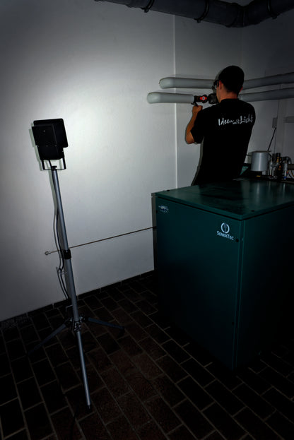 Solarleuchte - LED-Außenstehleuchte "BARO", im Functional Style, aus Metall und Glas in schwarz, 86 x 86 x 125,5 cm, LED Platine