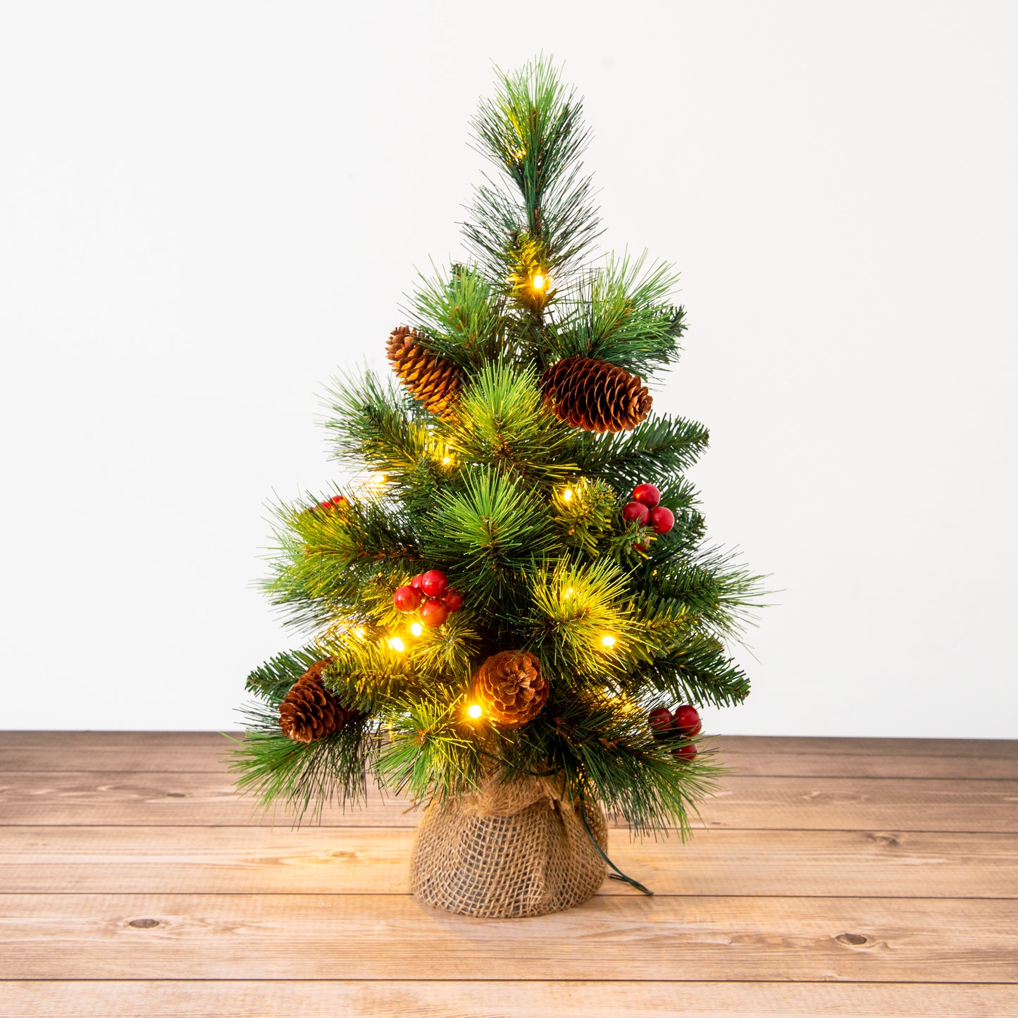 LED Weihnachtsbaum mit Beeren + Tannenzapfen H: 45cm