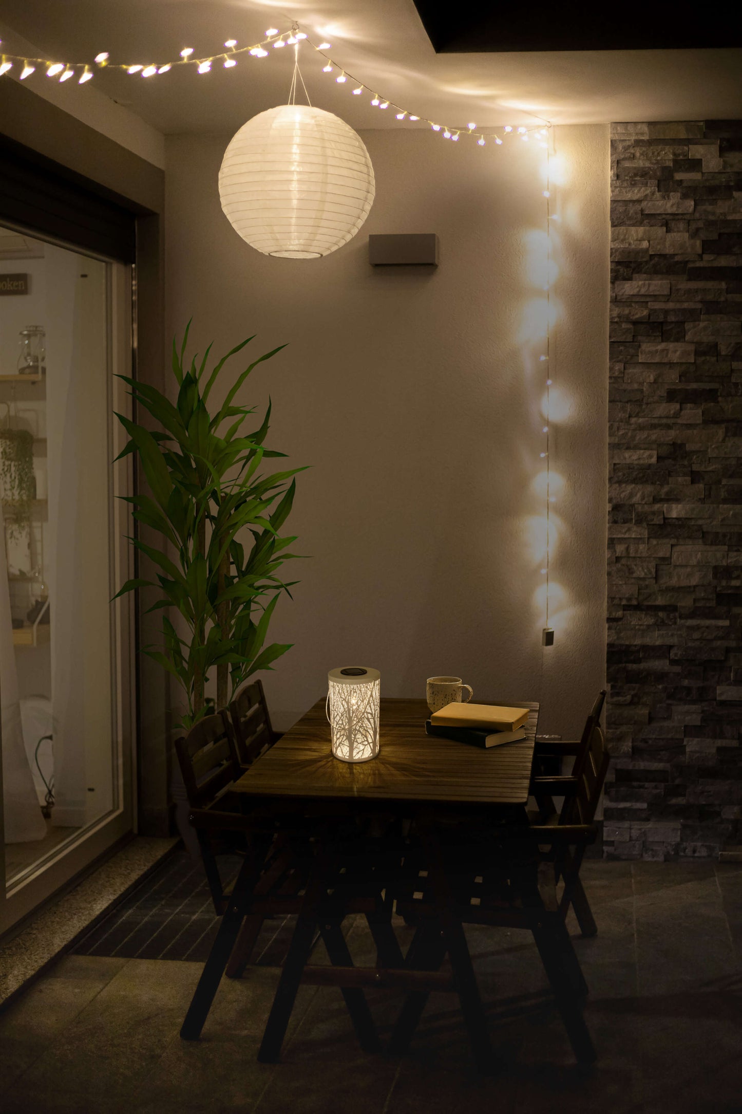 LED-Deko-Solarleuchte weiß, Lampe für den Außenbereich im Natural-Style, aus Kunststoff in weiß, 20 cm hoch, Ø 12 cm, LED Platine  mit Schiebeschalter