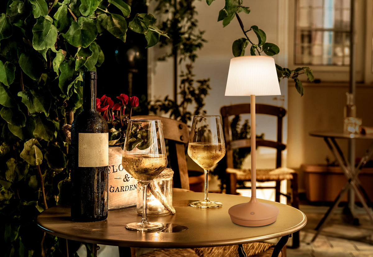 LED / CCT Solar-/ Akkutischleuchte "EMMI" H: 38cm almond