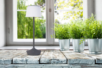 LED / CCT Solar-/ Akkutischleuchte "EMMI" H: 38cm grau
