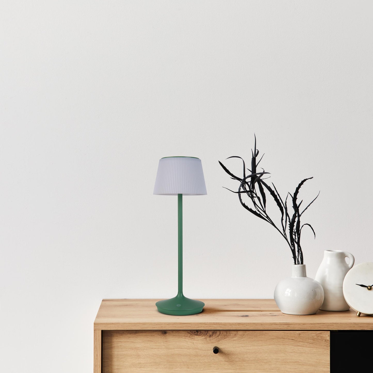 LED / CCT Solar-/ Akkutischleuchte "EMMI" H: 38cm grün